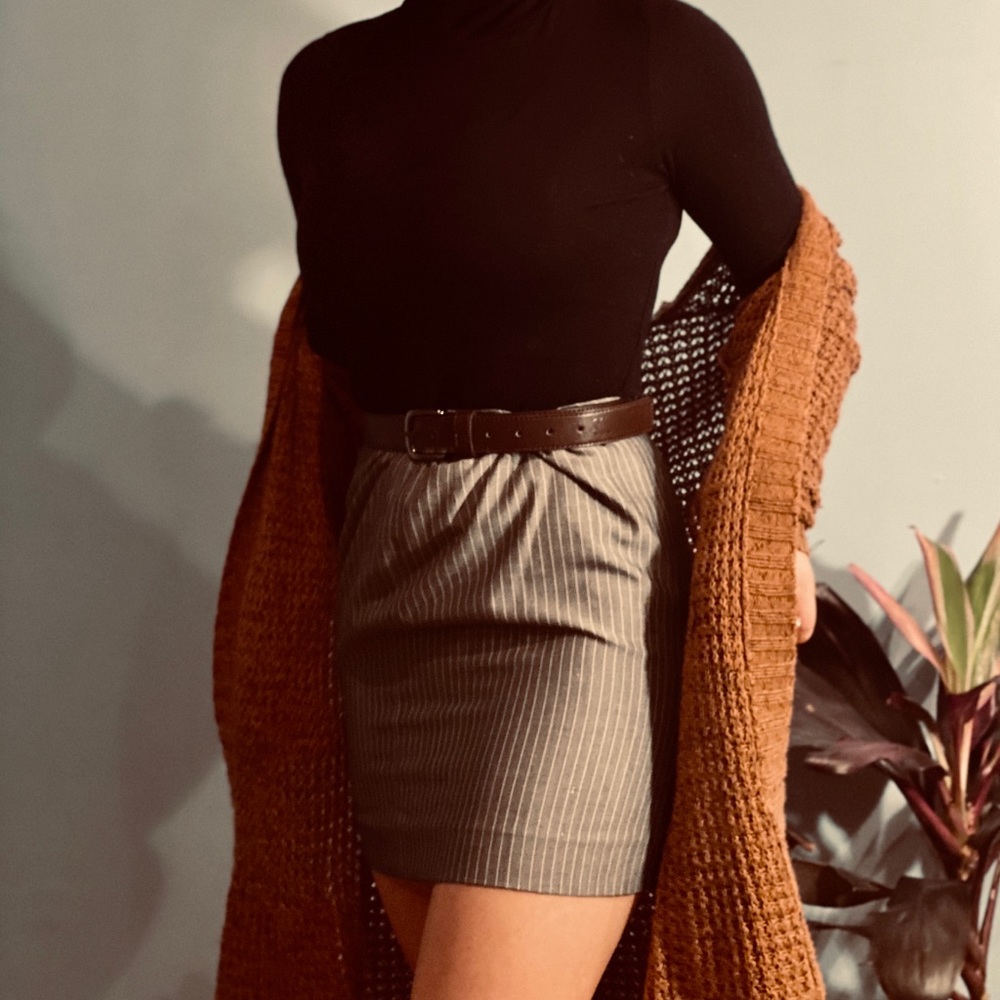 Grey pencil skirt